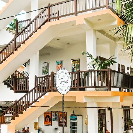 Bed and Breakfast Lucky'S Surf Camp Велігама Екстер'єр фото