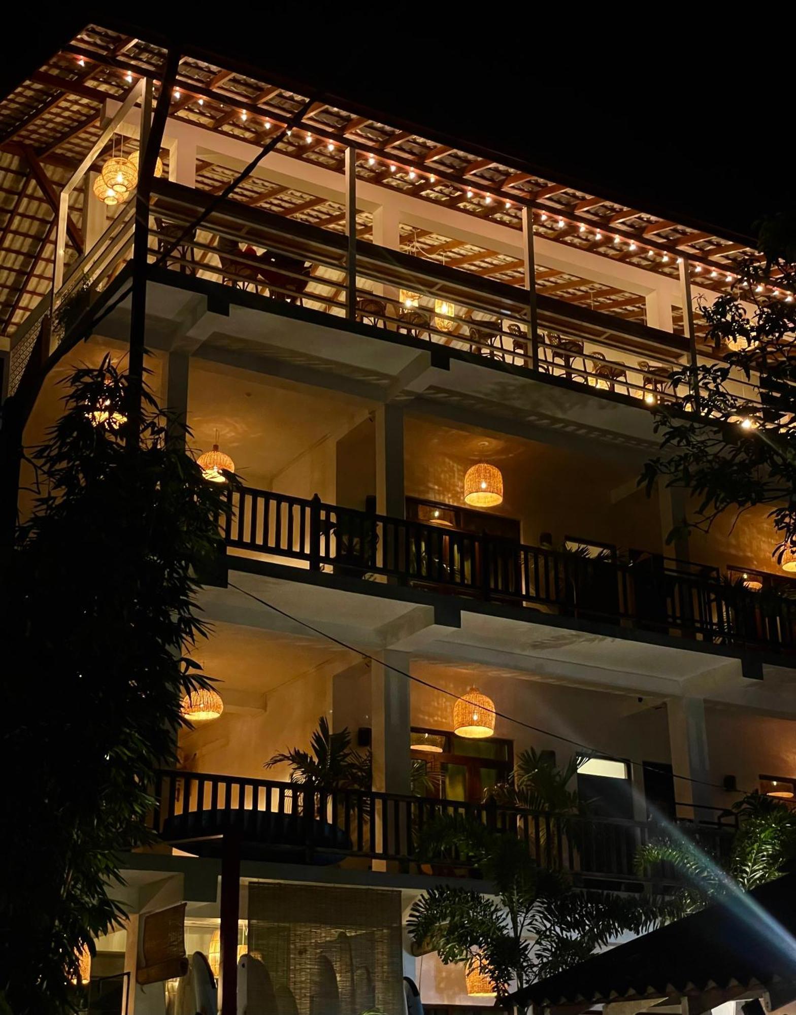 Bed and Breakfast Lucky'S Surf Camp Велігама Екстер'єр фото
