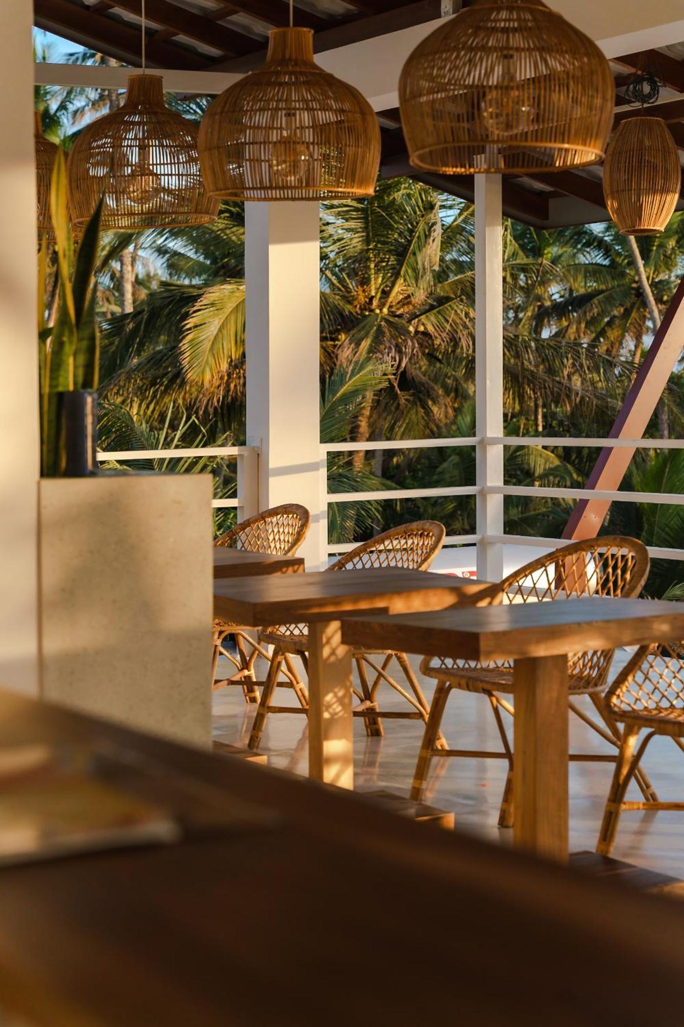 Bed and Breakfast Lucky'S Surf Camp Велігама Екстер'єр фото