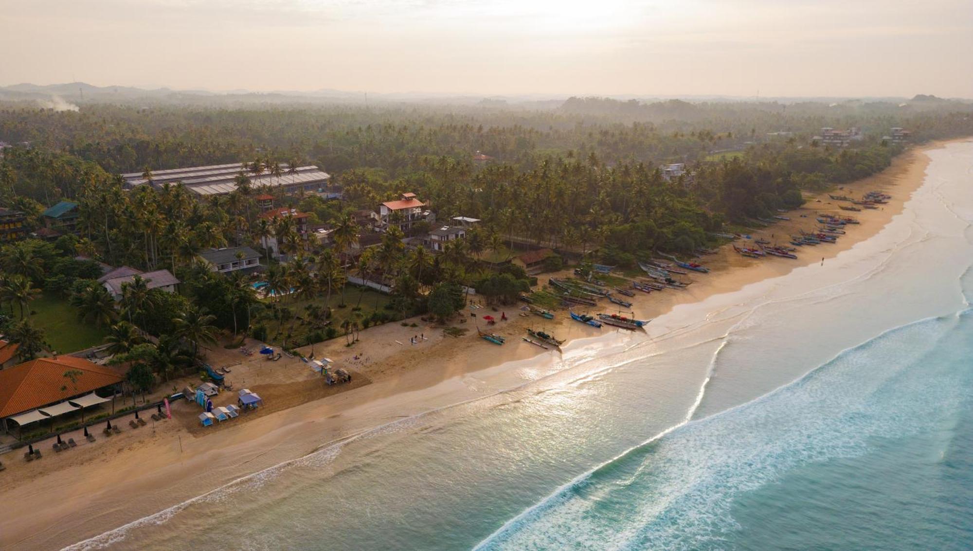 Bed and Breakfast Lucky'S Surf Camp Велігама Екстер'єр фото