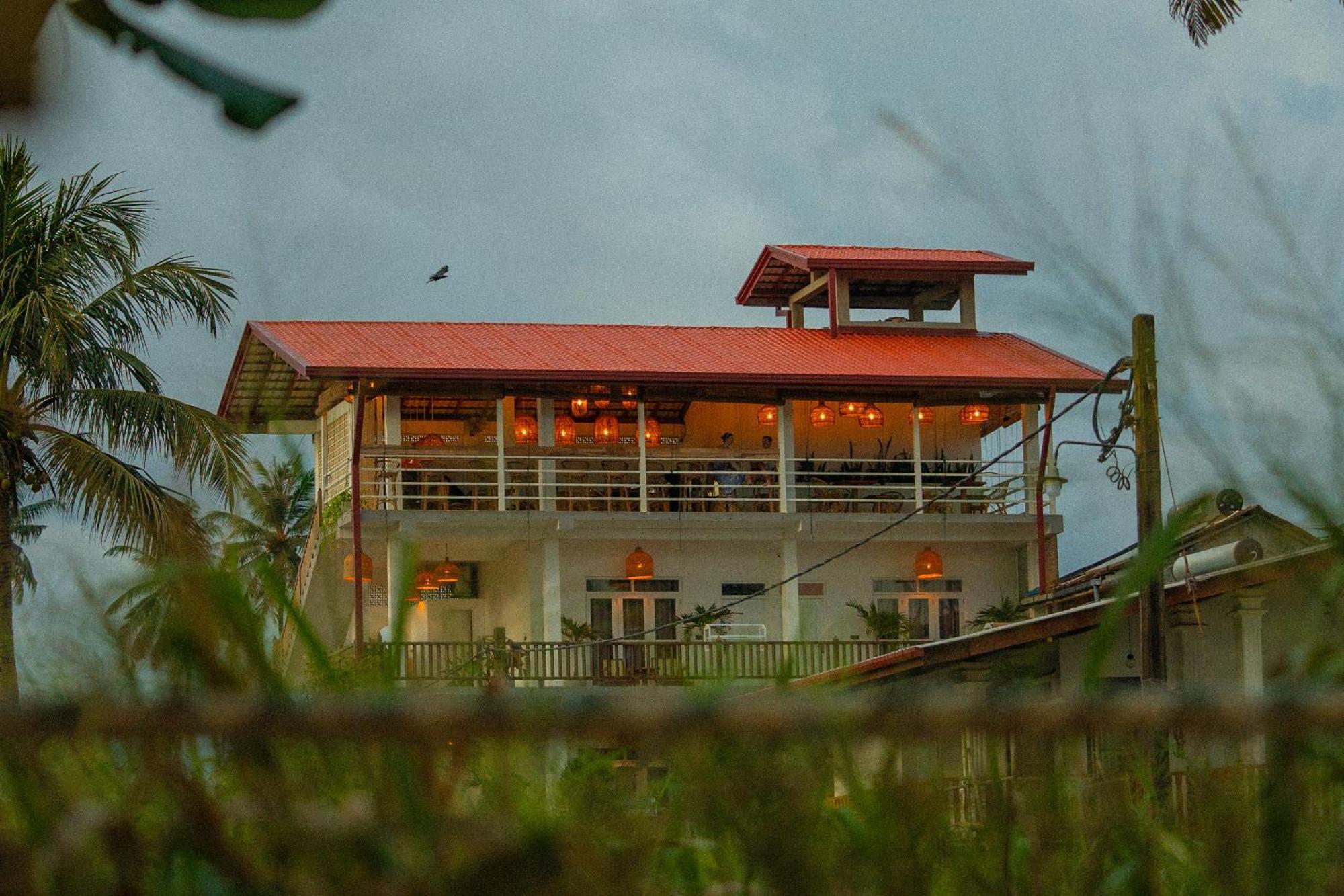 Bed and Breakfast Lucky'S Surf Camp Велігама Екстер'єр фото