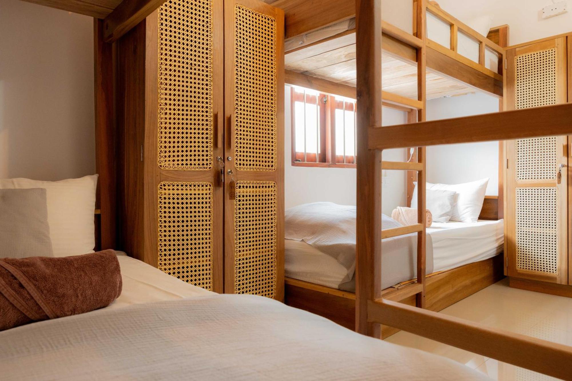 Bed and Breakfast Lucky'S Surf Camp Велігама Екстер'єр фото