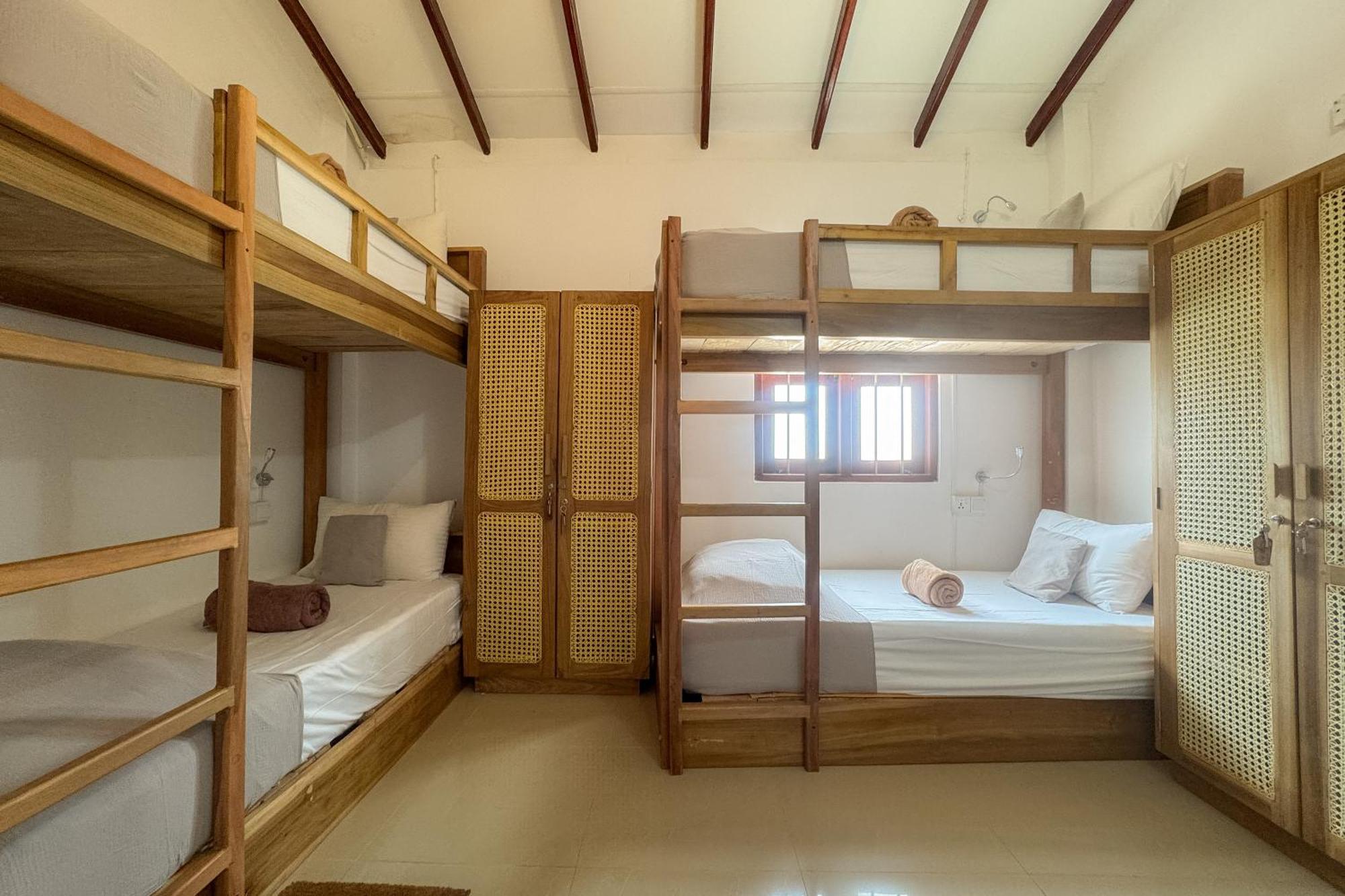 Bed and Breakfast Lucky'S Surf Camp Велігама Екстер'єр фото