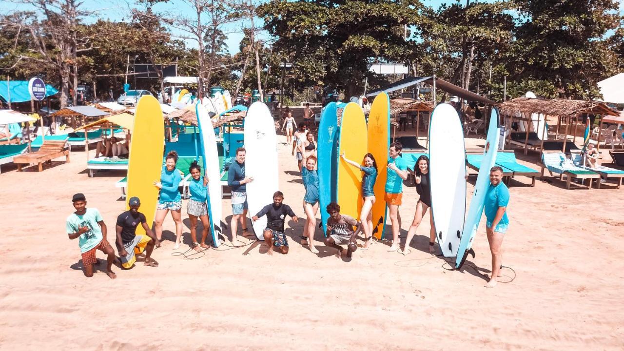 Bed and Breakfast Lucky'S Surf Camp Велігама Екстер'єр фото