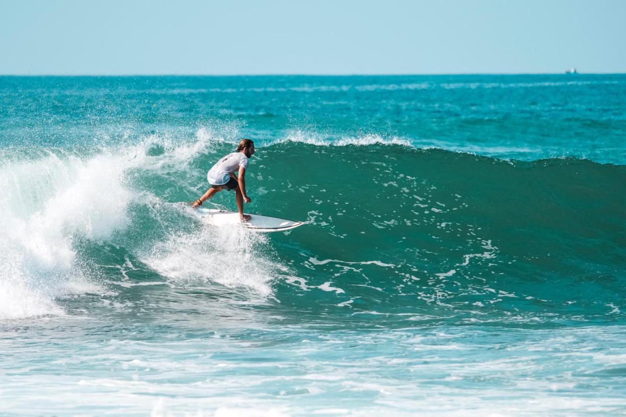 Bed and Breakfast Lucky'S Surf Camp Велігама Екстер'єр фото