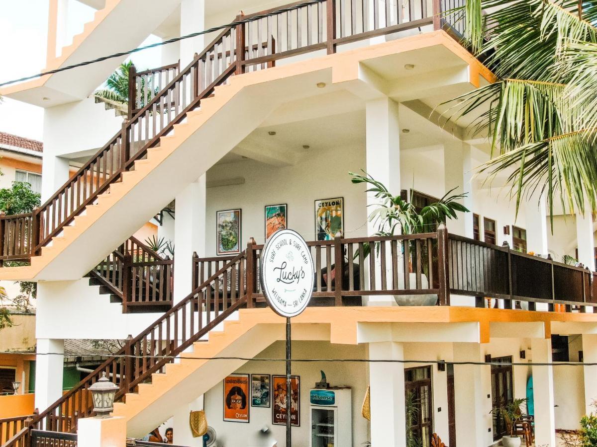 Bed and Breakfast Lucky'S Surf Camp Велігама Екстер'єр фото