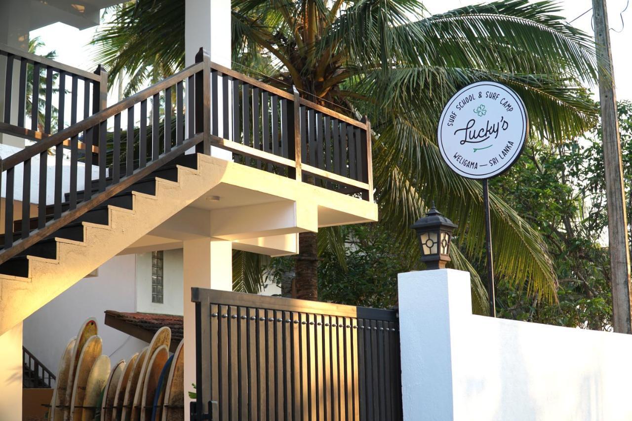 Bed and Breakfast Lucky'S Surf Camp Велігама Екстер'єр фото